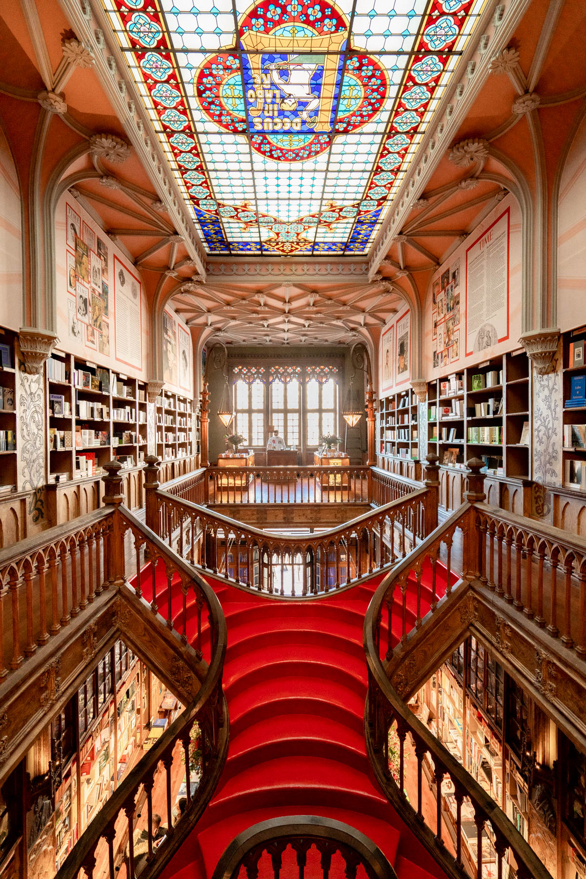 Best things to do Porto
Inside Livraria Lello
Red staircase bookstore Portugal